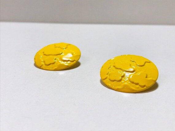 Bright yellow textured 1980s earrings - image 2