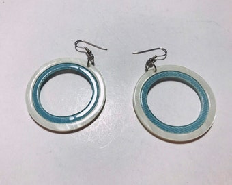 Vintage 1980s Lucite plastic marbleized hoop earrings