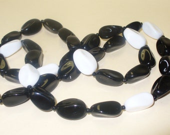 Vintage 80s Black and White Bohemian Glass Mod Necklace DEADSTOCK