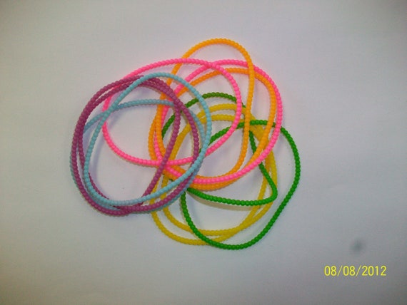 Amazon.com: Kenning 200 Pcs Silicone Jelly Bracelets 80's Neon Bracelets  Colorful Retro Wristbands Women Stretchable Rainbow Bracelets for Party  Favors, Adults, Women, Girls, Costume Decorations