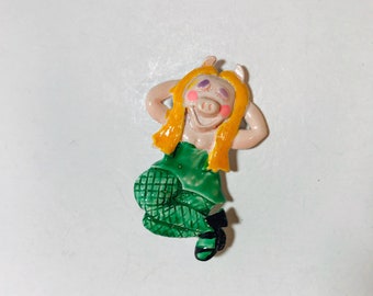 Vintage 80's Sexy Miss Piggy Brooch Oh la la!