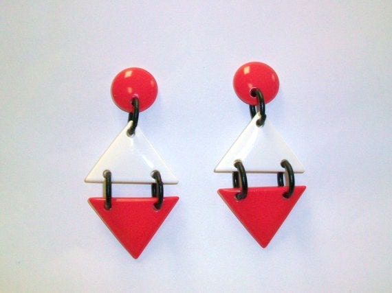 Vintage 80s abstract Mod Red and White Plastic Ea… - image 2