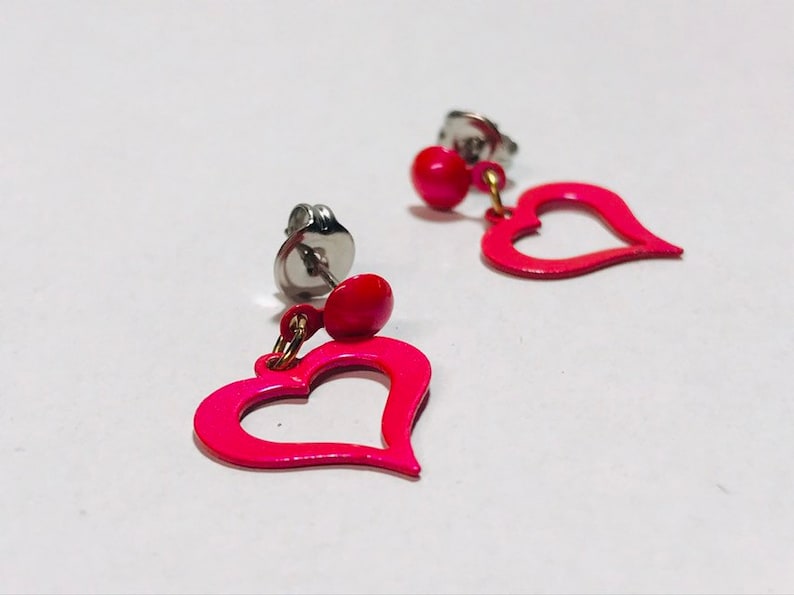 Vintage 1980s iridescent hot pink heart earrings image 2