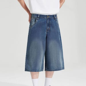 Button Cropped Jeans | Casual Loose Denim Shorts | Daily Wear | Y2K Streetwear Style

Button-adjust waist cropped denim shorts with loose wide leg Y2K streetwear style