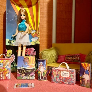 Miniature Dawn doll Accessories