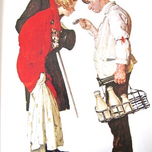 Könnte beinhalten: Eine Vintage-Illustration eines Paares, das auf eine Taschenuhr schaut, während ein Milchmann eine Kiste mit Milchflaschen hält. Das Paar ist in festlicher Kleidung gekleidet, und der Milchmann trägt ein weißes Hemd und eine Latzhose. Die Illustration trägt den Titel "The Partygoers" und ist von Norman Rockwell signiert.