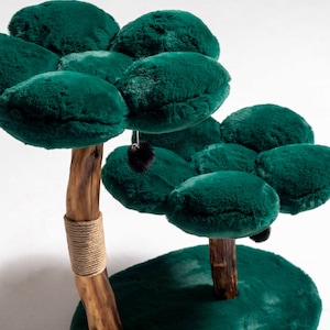 Green Floral Plush Cat Tree: Natural Wood Cat House for Large Cats