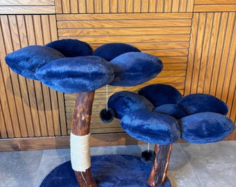 Árbol para gatos con flores de peluche azules: moderna torre de madera para gatos