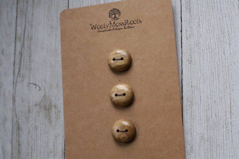 3 Wood Buttons in Oregon Myrtlewood 3/4 zdjęcie 2