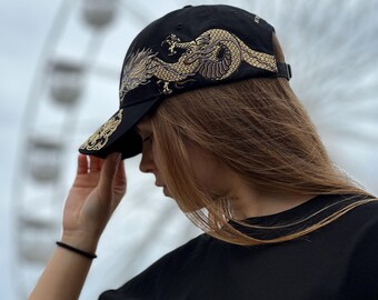 Vivienne Tam black baseball cap with dragon embroidery Washable combi cap with dragon brooch｜VIVIENNE TAM  main image 3