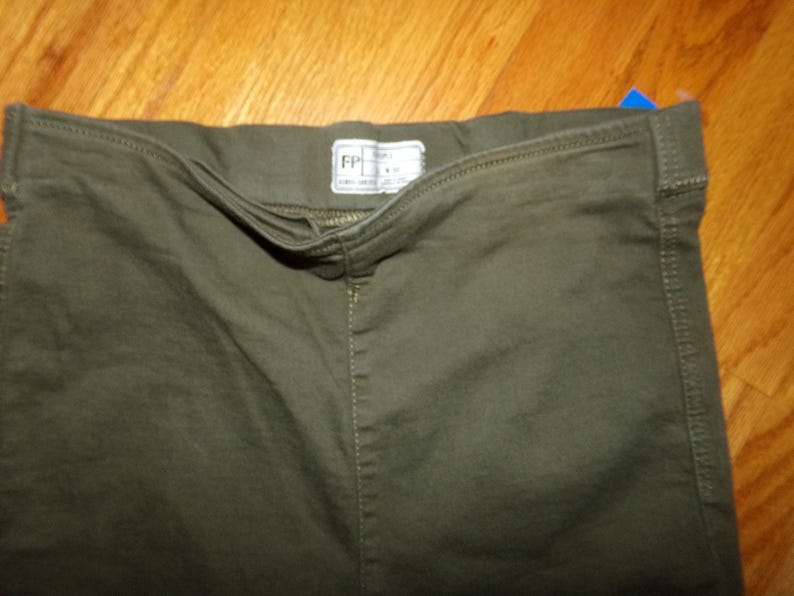 vintage Free People, legging à enfiler vert armée ourlets effilochés S EUC image 2