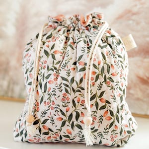 Draw string project bag for knitting and crocheting - quilted bag with white cord  size M with divided pockets