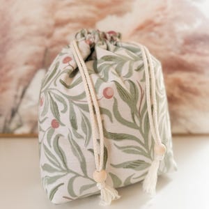 Draw string project bag for knitting and crocheting - woven cotton - size S with divided pockets
