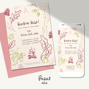 Könnte beinhalten: Eine Einladung für eine "Bonfire Bash!"-Veranstaltung mit herbstlichen Illustrationen von Blättern, Eicheln und Kürbissen in Burgunderrot und Grün. Die Einladung enthält Veranstaltungsdetails und ein RSVP-Datum. Ein Smartphone zeigt das gleiche Design.