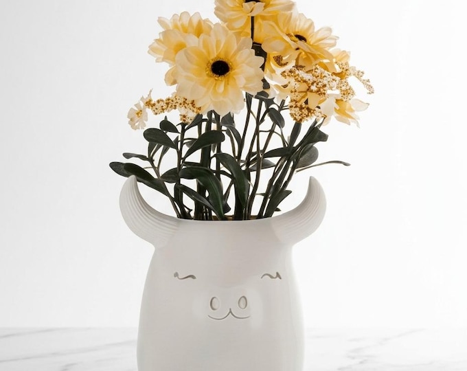 Kawaii Cow Vase – 3D Printed Animal Planter, White PLA+ Succulent Pot