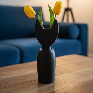 Black Cat Vase, Cat Flower Vase, Kitty Bud Vase, Minimalist Cat Decor, Cat Lover Gift, 3D Printed PLA Vase, Small Flower Holder