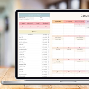 Peut inclure: Un écran d'ordinateur portable affiche un calendrier numérique pour janvier 2025. Le calendrier est organisé avec des listes de tâches quotidiennes, y compris des rendez-vous et des rappels. L'interface est épurée, axée sur la productivité.