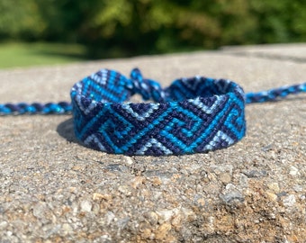 Friendship bracelet - blue sparkle spiral - handmade macrame jewelry