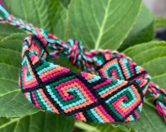 Friendship Bracelet with squares and swirls - handmade macrame bracelet