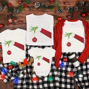Personalisierte Grinch Ornament Shirts, Benutzerdefinierte Grinch Familien Shirts, Grinchmas Passende Shirts, Grinch Weihnachten Papa Mama Baby Shirts
