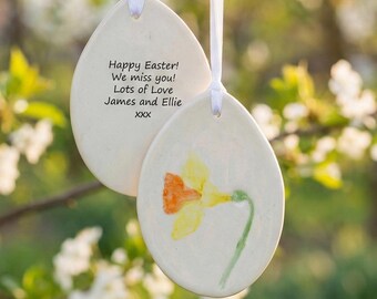 Personalised Daffodil Easter Ornament, Ceramic Easter Egg Tree Decoration, Hand Painted Spring Flower Gift, Letterbox Gift for Mum