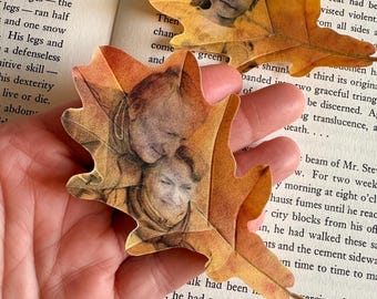 Broche de hoja de seda: personalízalo con foto y será un recuerdo significativo.