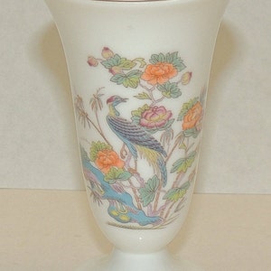 Small WEDGWOOD Vase, Made in England
