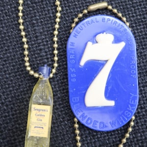 2 Vintage Seagram&#39;s Keychains
