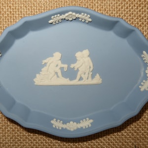 Vtg Wedgwood Oval Trinket Dish, Made in England