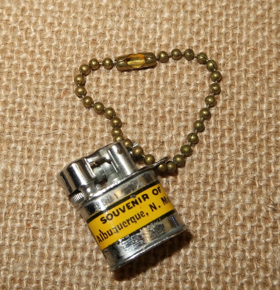 Vintge Tiny Lighter Keychain, doesn't work - image 1