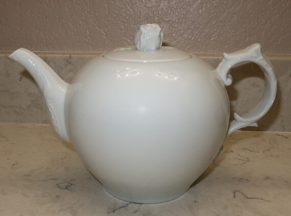 Laura Ashley White Rose Teapot by ALBERTINE West Germany - Etsy