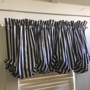 Black and White Stripe Balloon Curtain with No Ruffle