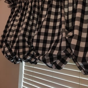 Black and White Check Balloon Valance Curtain with No Ruffle