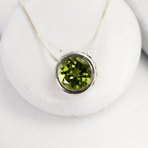 Peridot Solitaire Necklace, Silver Sliding Gemstone Necklace, 8mm Peridot or Emerald Necklace