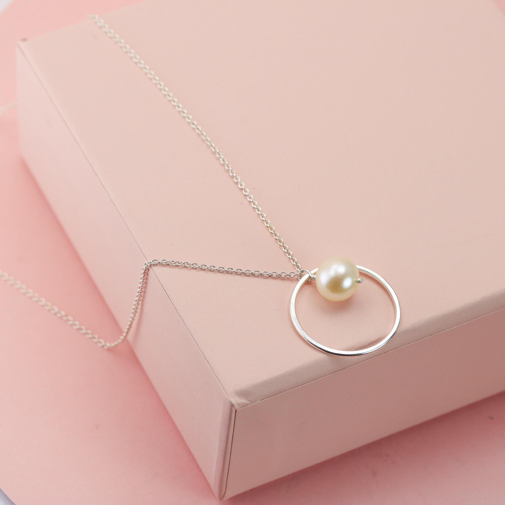 レベッカのハンドメイドネックレス、スターリングシルバーと14K 