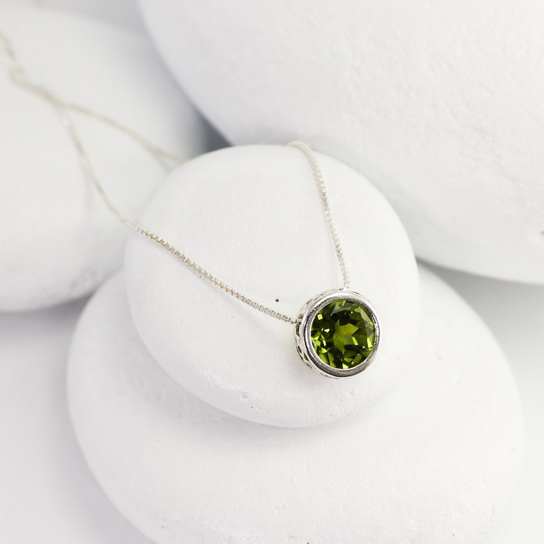 peridot necklaces peridot necklaces