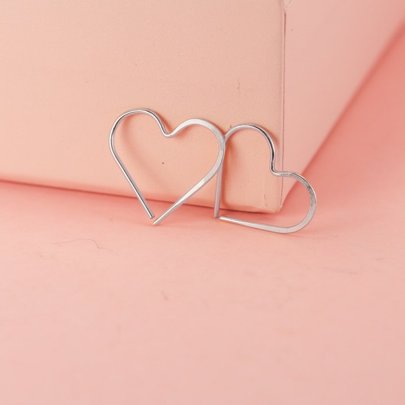 Women hoop heart earrings hammered in solid 14k yellow, rose and white gold or gold filled or sterling silver only image 2