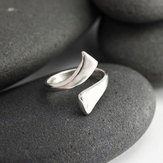 Smooth Coiled Silver Ring Silver Bypass Ribbon Ring Etsy Ireland