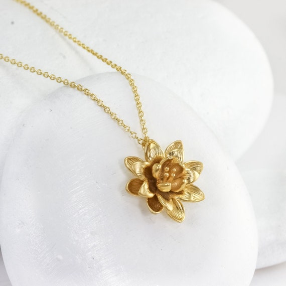 Flower Pendant Layered Necklace Flower Pendant Layered Necklace