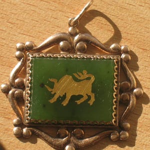 Antique Russian Sterling 875 Silver Ag Stone Green Nephrite Jade Pendant Calf Bull Zodiac Suspension Stylish Nice Retro Cute Old Jawelry