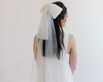 Floor Length Bridal Bow Veil