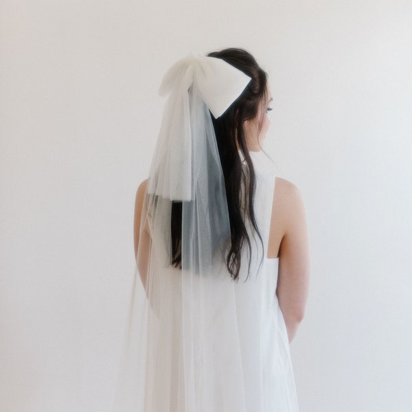 Floor Length Bridal Bow Veil