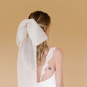 Large Silk Bow Veil - White