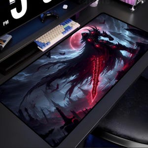 Tapis de souris de jeu chevalier noir, tapis de bureau gothique fantastique avec lune de sang et guerrier démoniaque, grand tapis de souris pour les joueurs, cadeau sympa pour les fans de RPG