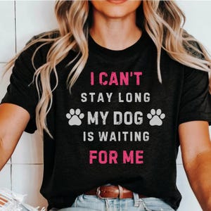 T-Shirt Dog Mom, Shirt for dog lovers, Gift dog owner, T-Shirt dog paw, Shirt for mistress, Dog sayings, Gift Dog Mom