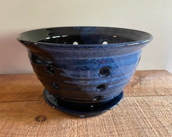 Stoneware Berry Bowl in Black and Blue