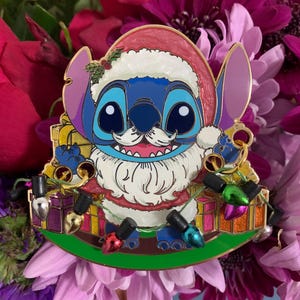 Pin de fantasia de Papai Noel costurado