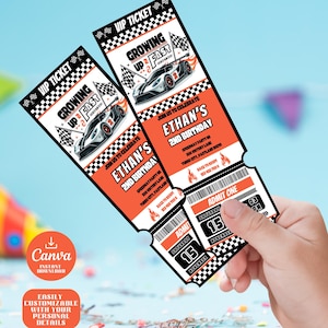 Peut inclure: Deux billets VIP orange et blancs avec un graphique de voiture de course. Les billets indiquent "Growing Up Fast" et "Ethan's 2nd Birthday". Les billets sont tenus dans une main. Les billets sont pour une fête d'anniversaire.