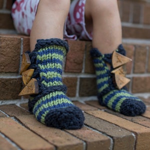 make your own Buttoned Slipper Socks DIGITAL KNITTING PATTERN toddler child tween image 4