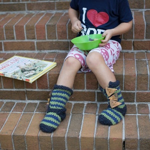 make your own Buttoned Slipper Socks DIGITAL KNITTING PATTERN toddler child tween image 2